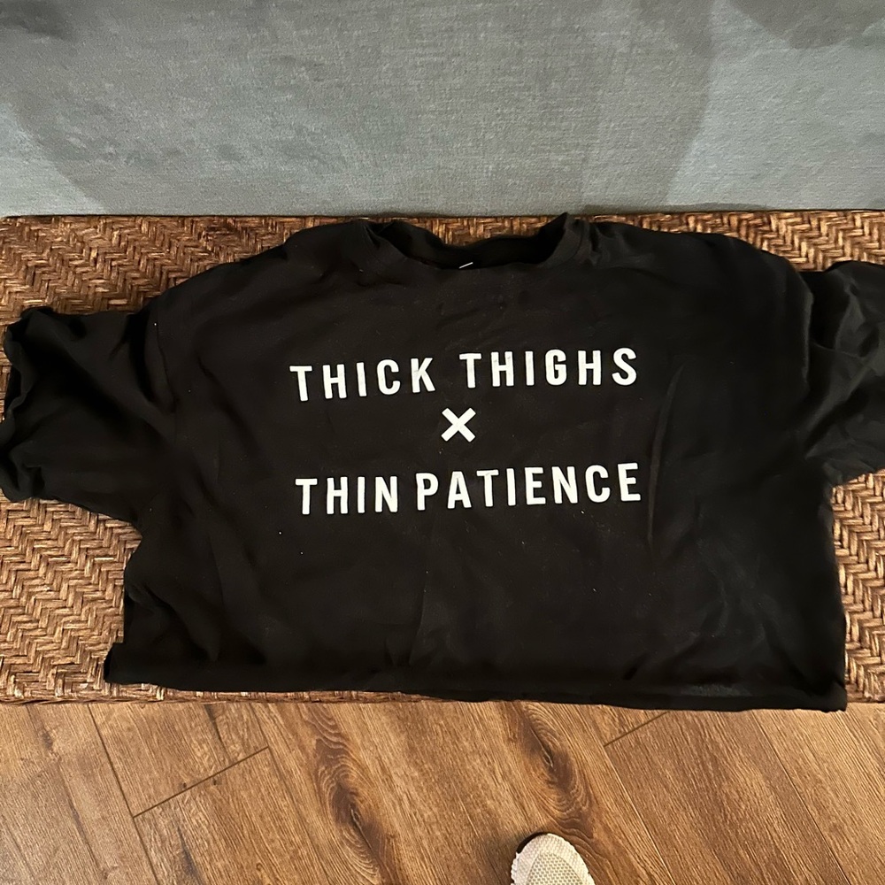 Black Graphic Cropped Tee